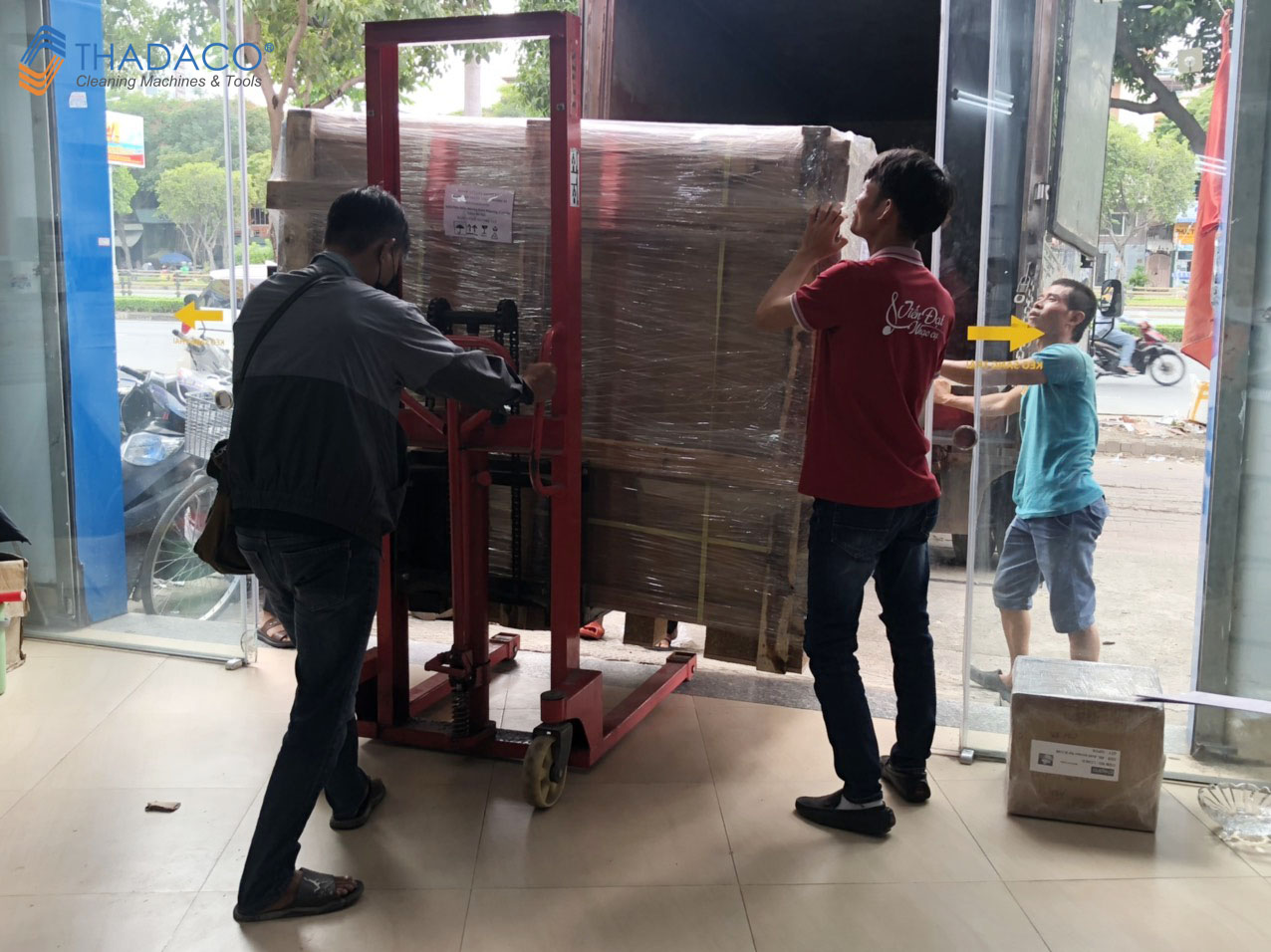 máy chà sàn ngồi lái 
